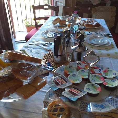 Bed & Breakfast La Rosa Rossa Cagli Buitenkant foto
